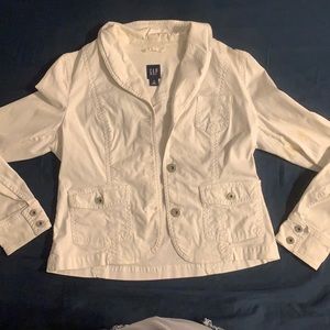 Women’s Gap white jean jacket. Worn once.